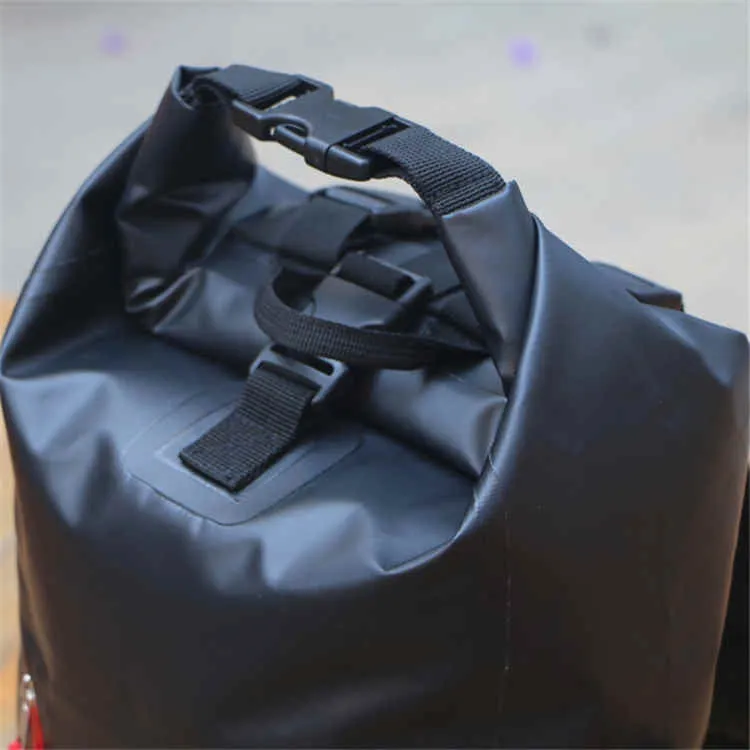 25L Waterproof Backpack Waterproof Bucket Bag With Reflective Strip(Black)